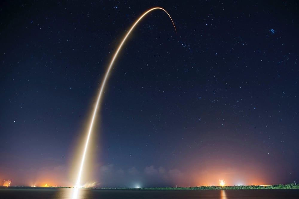 rocket-sky-night-lights